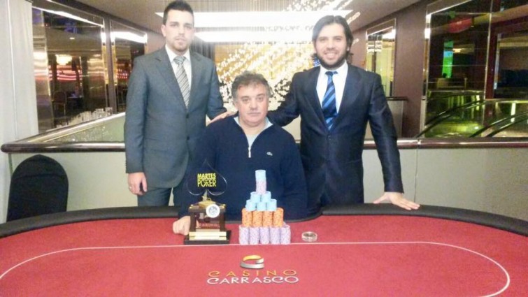 Pedro Betancort “bombardeó” el Martes de Poker del casino Carrasco