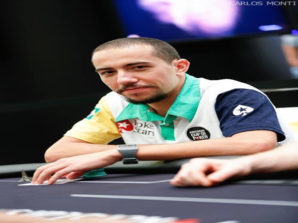 Vinicius Collaço dá aula de poker e conquista Big $55